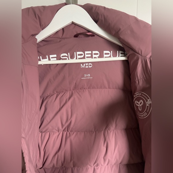 The Super Puff Mid Jacket in Mauve Pink - Picture 5 of 5